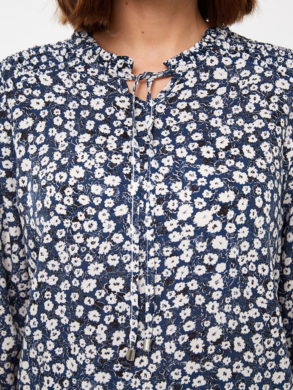 Ekru Bağlamalı Yaka Desenli Uzun Kollu Kadın Bluz-3