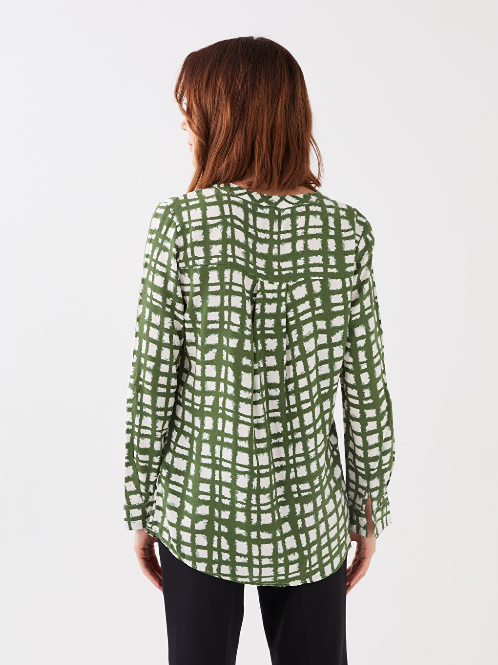 Ekru Kaçık Yaka Desenli Uzun Kollu Kadın Bluz-4