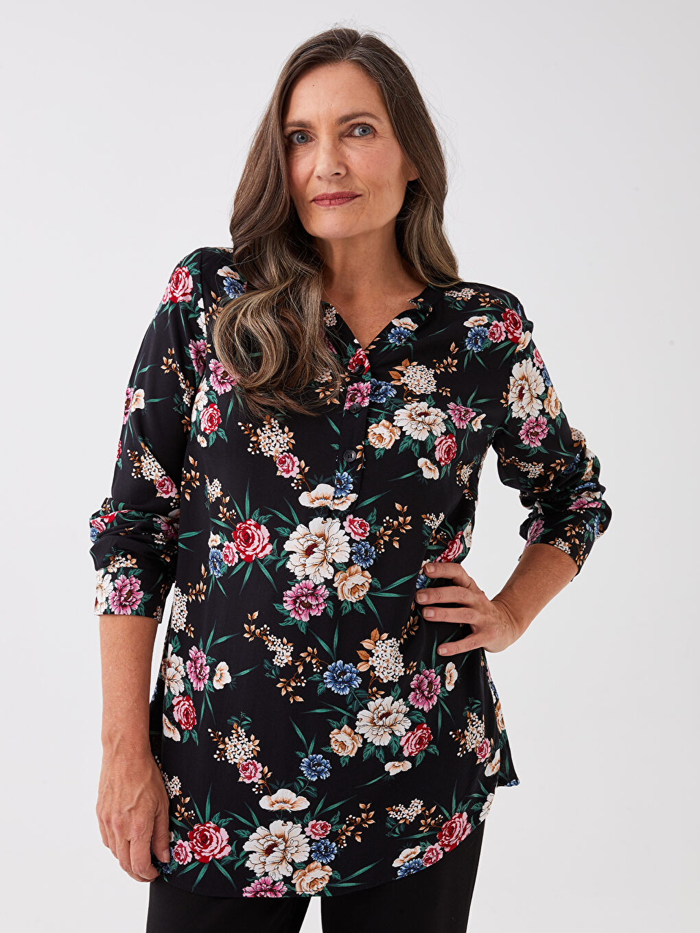 Siyah Kaçık Yaka Desenli Uzun Kollu Kadın Bluz-1