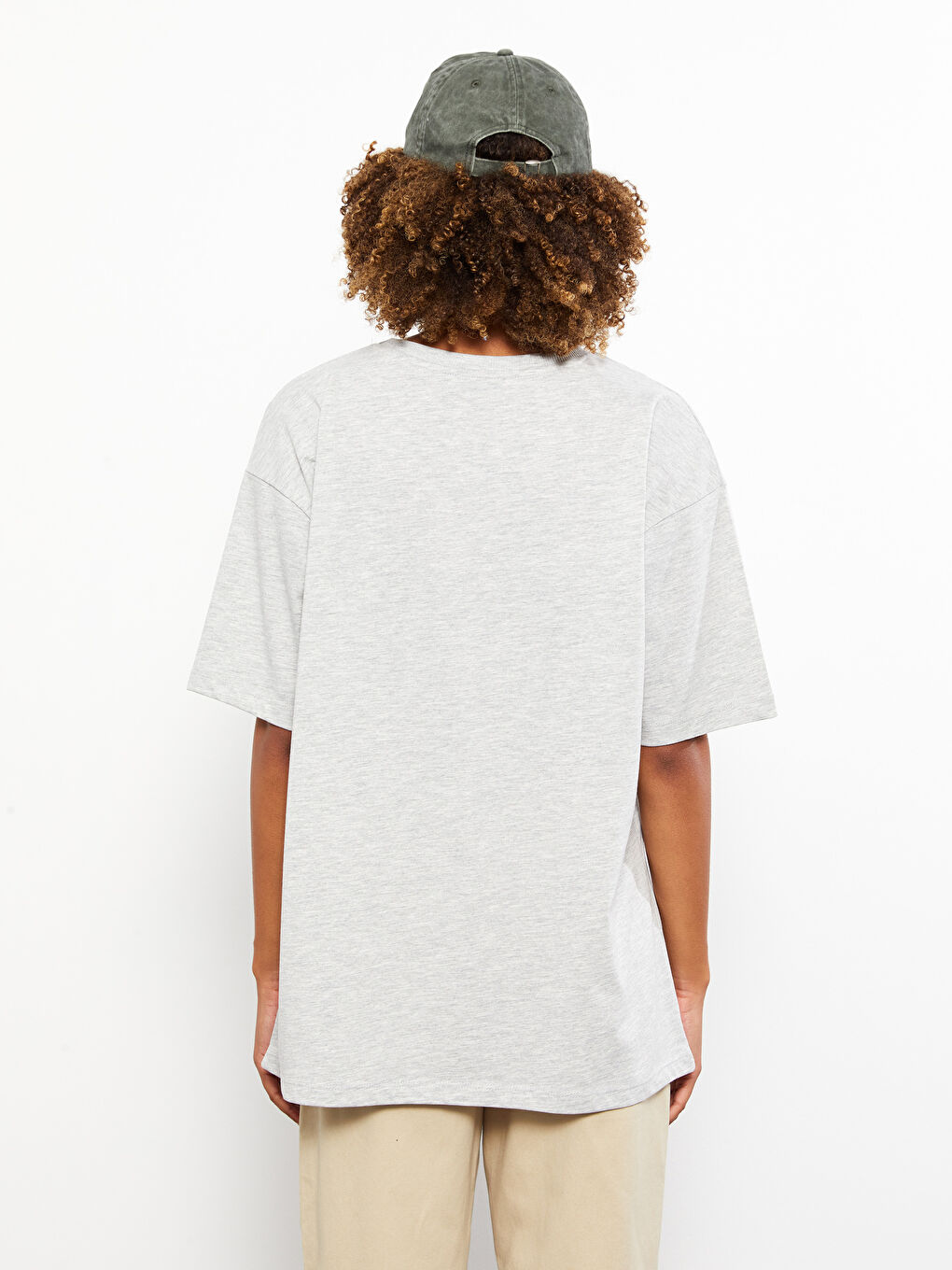 تيشيرت نسائي بأكمام قصيرة وياقة دائرية مطبوع-4