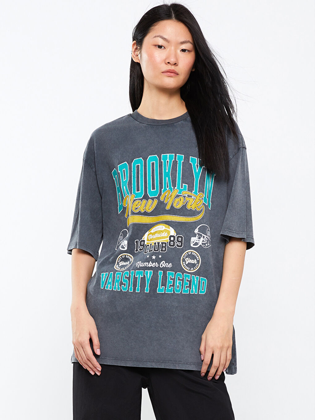 تيشيرت واسع كم قصير مطبوع بياقة دائرية للسيدات-1