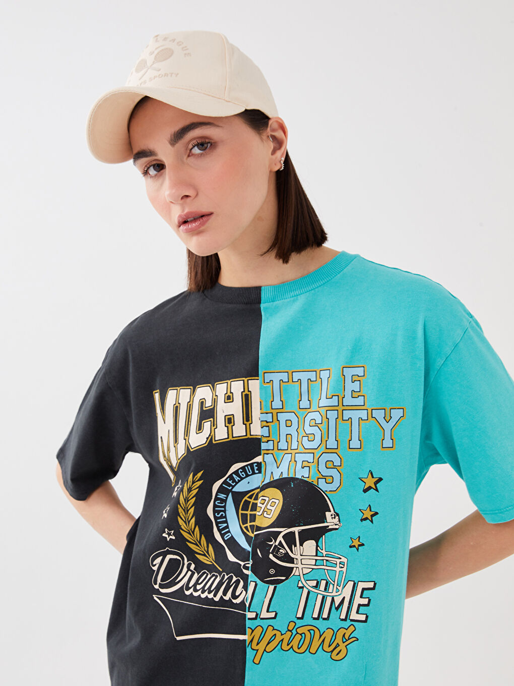 تيشيرت نسائي بأكمام قصيرة وياقة دائرية مطبوع-1