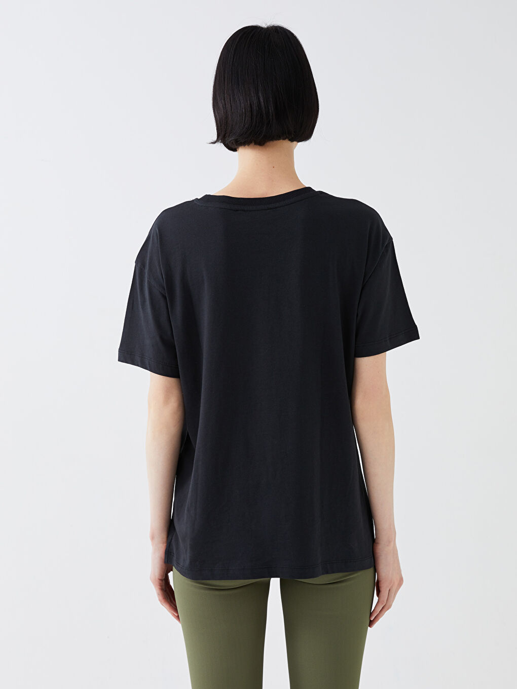 Siyah Bisiklet Yaka Baskılı Kısa Kollu Kadın Tişört-4