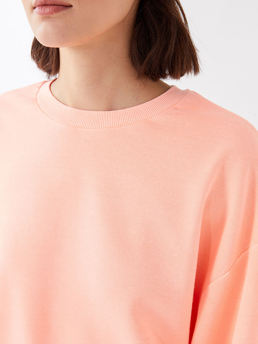 سويت شيرت كم طويل سادة بياقة دائرية للسيدات-3