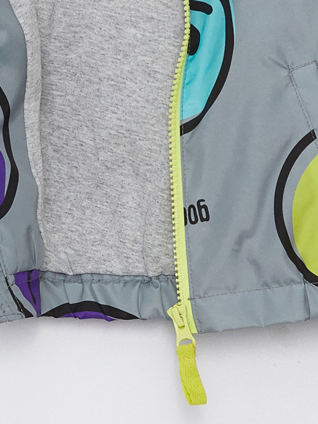 Gri Kapüşonlu Uzun Kollu Baskılı Erkek Bebek Yağmurluk-1