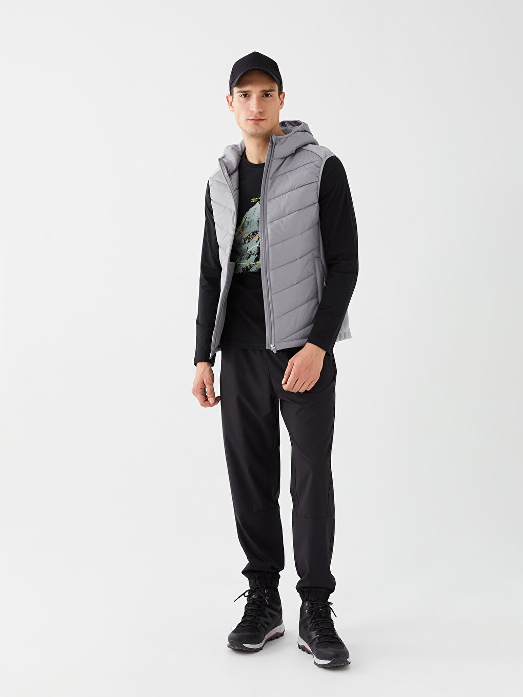 LC Waikiki Regular Fit Hooded Men's Puffer Gilet -S36295Z8-GD5
