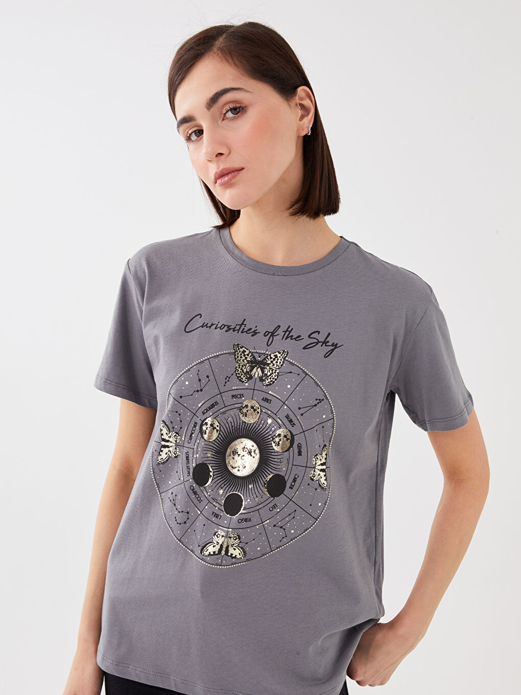 მრგვალი საყელო ნაბეჭდი მოკლე სახელო ქალებისთვის მაისური-1