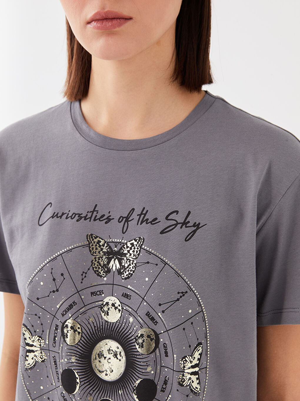 მრგვალი საყელო ნაბეჭდი მოკლე სახელო ქალებისთვის მაისური-3