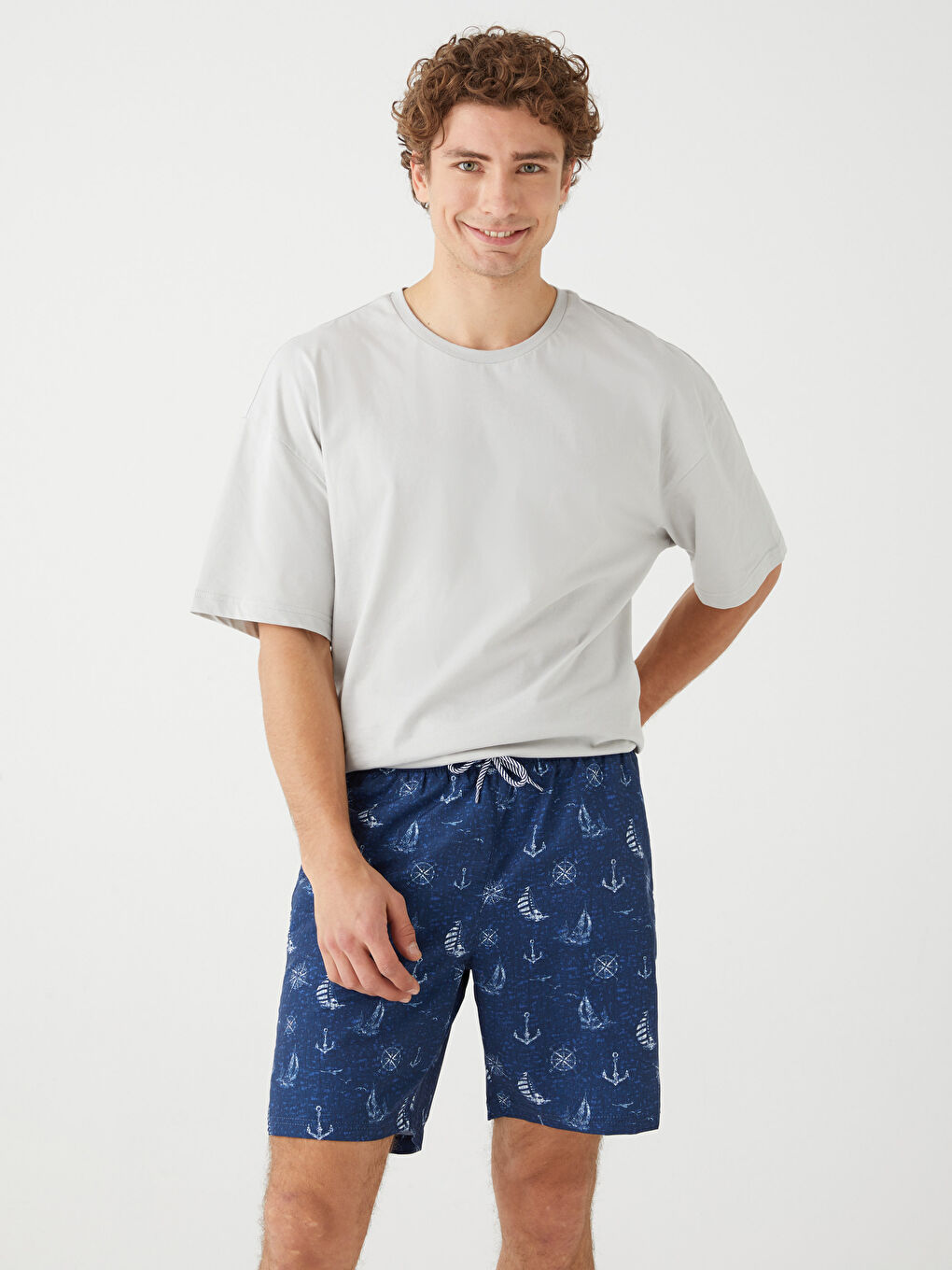 LCWAIKIKI Classic Knee Length Patterned Men's Swimming Shorts -S36349Z8-LSJ