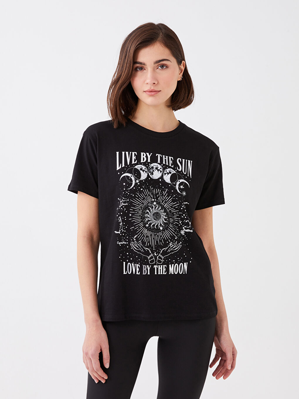 Siyah Bisiklet Yaka Baskılı Kadın Tişört-1