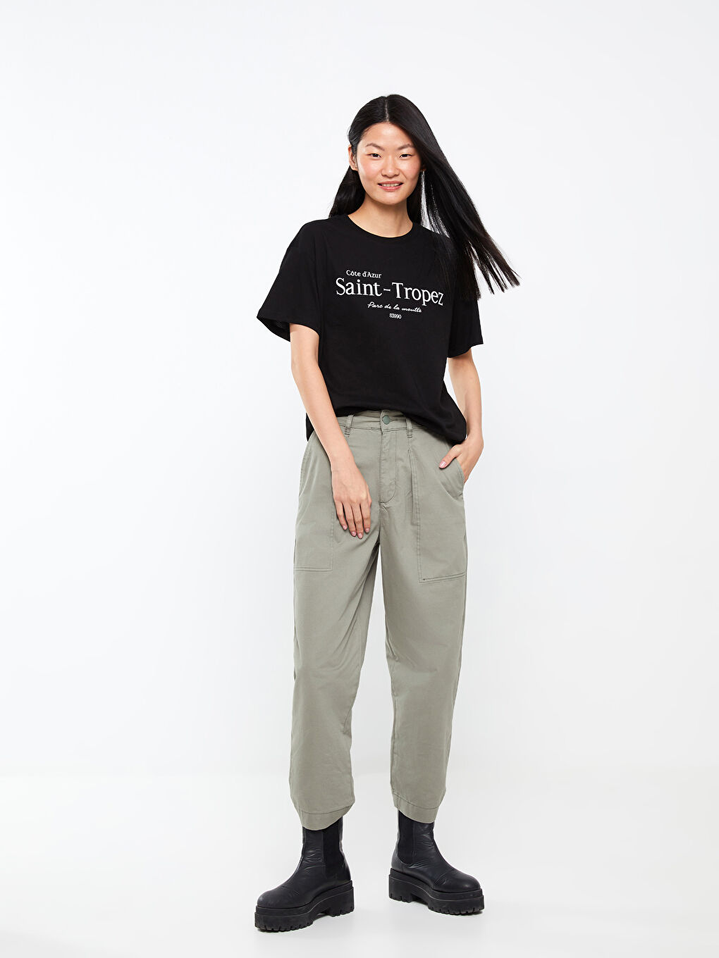 تيشيرت نسائي بأكمام قصيرة وياقة دائرية مطبوع-2