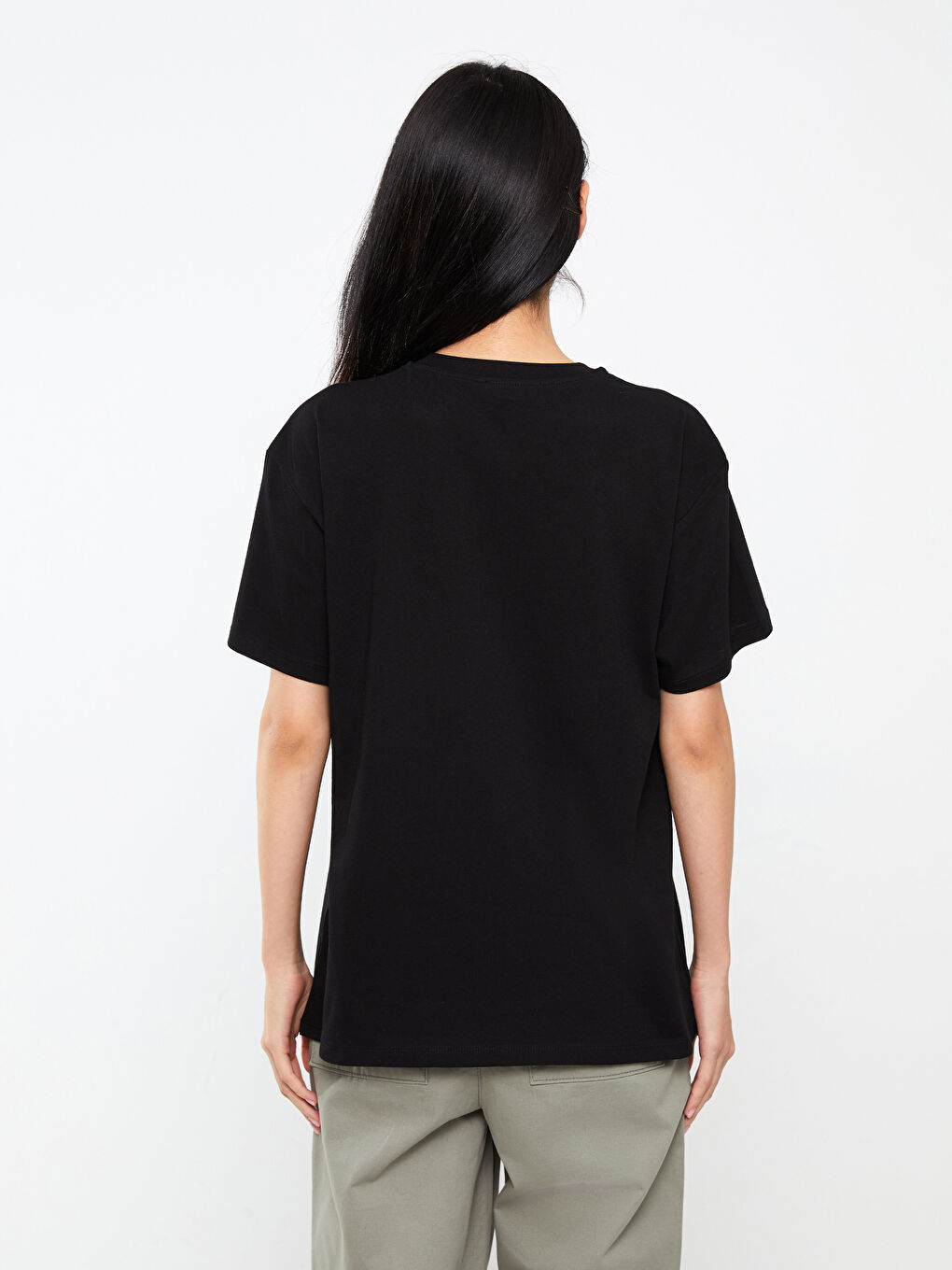 تيشيرت نسائي بأكمام قصيرة وياقة دائرية مطبوع-4