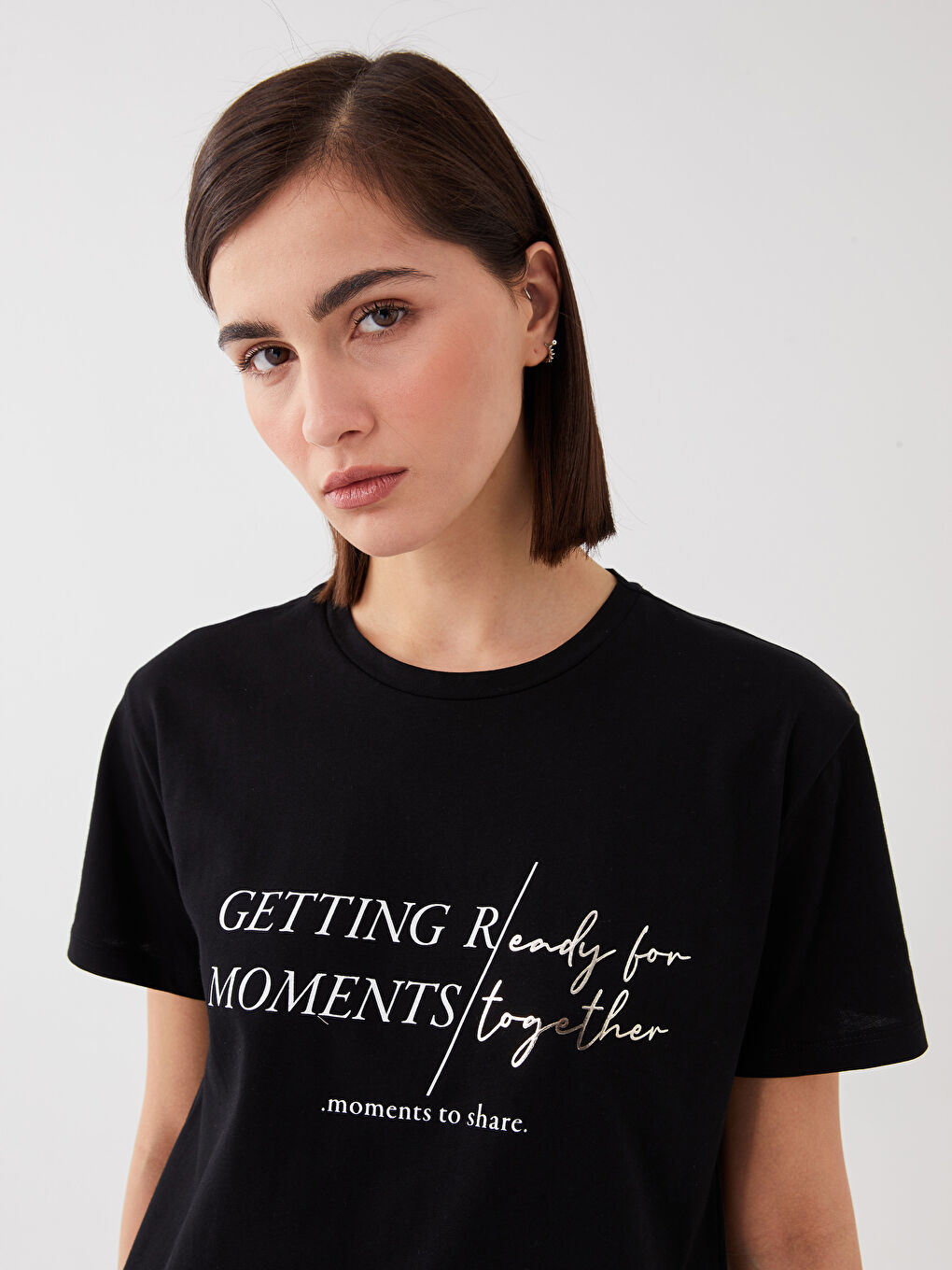 Siyah Bisiklet Yaka Baskılı Kısa Kollu Kadın Tişört