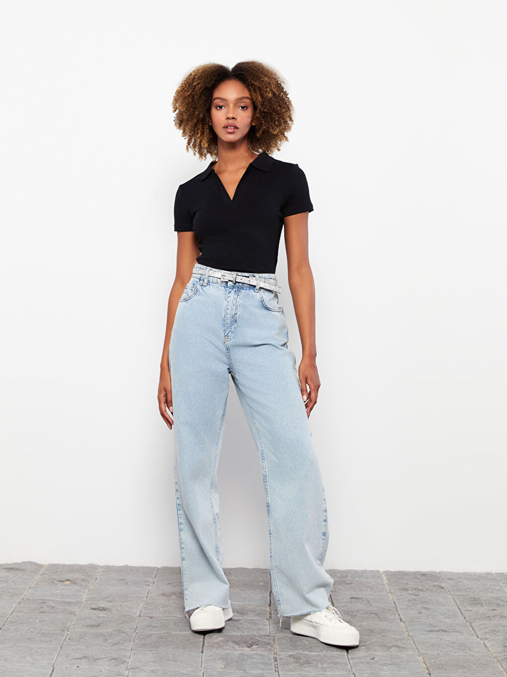 Siyah Polo Yaka Düz Kısa Kollu Kadın Tişört-2