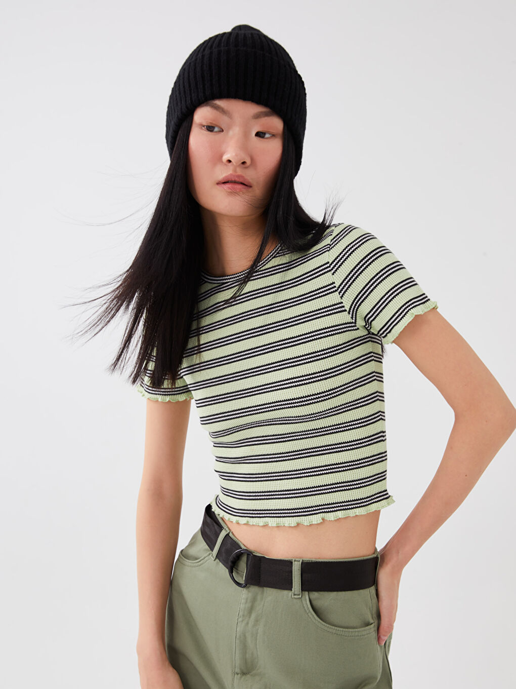 Yeşil Bisiklet Yaka Çizgili Kısa Kollu Kadın Tişört