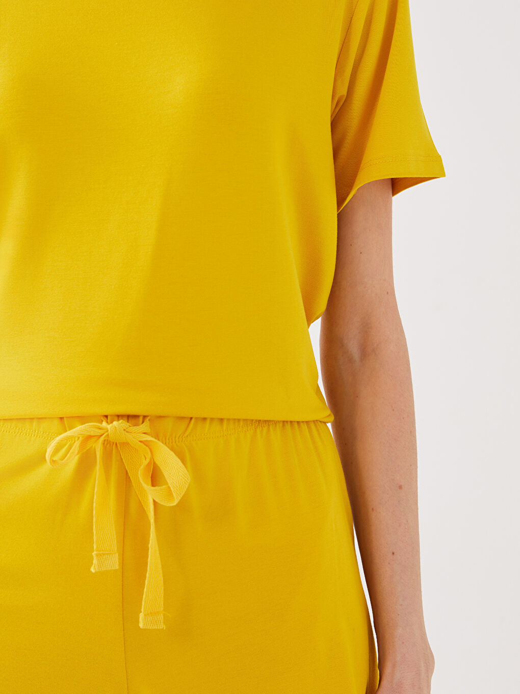 Sarı Petite Bisiklet Yaka Nakışlı Kısa Kollu Kadın Şortlu Pijama Takımı-4