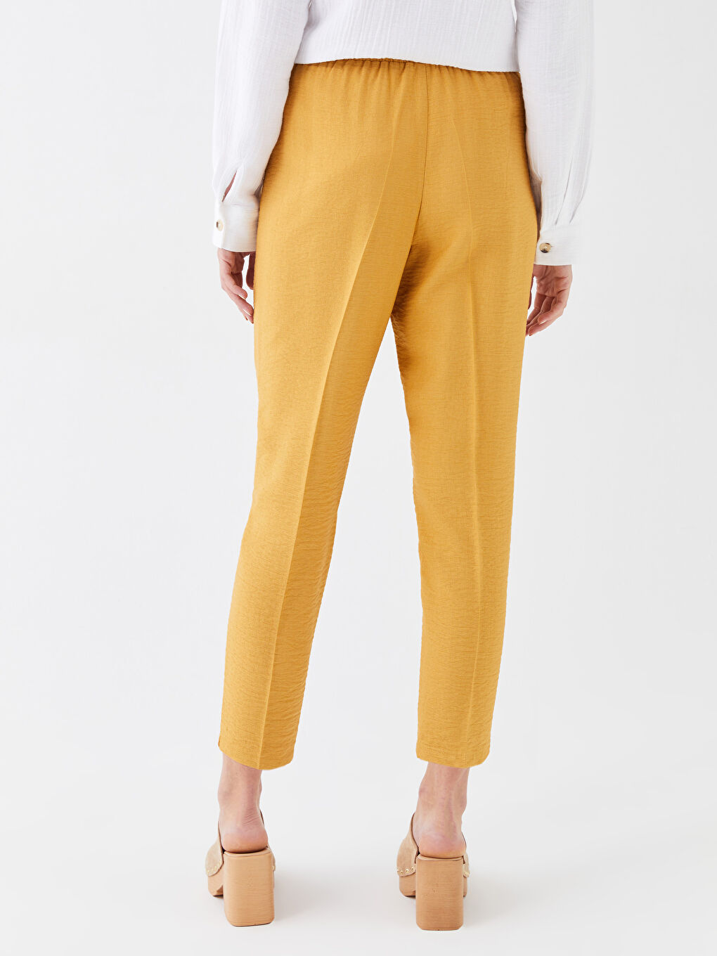 Женские брюки морковного кроя однотонные-4