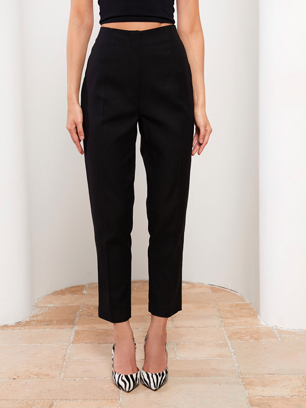 LC Waikiki Ženske pantalone visokog struka, standardnog kroja, jednostavne -S36458Z8-CVL