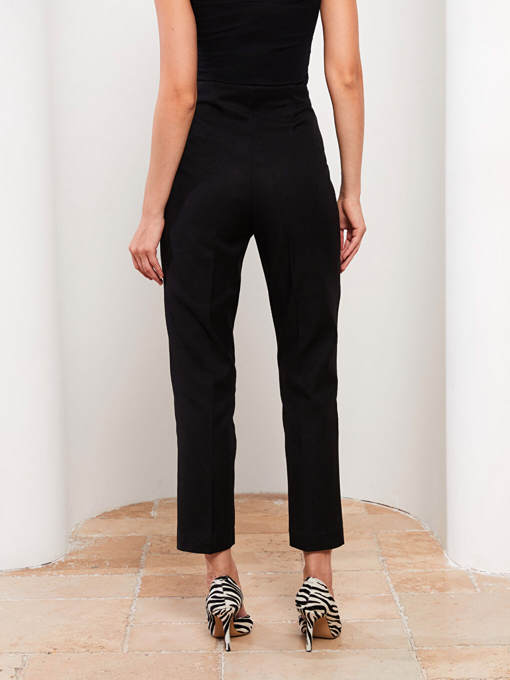 LC Waikiki Ženske pantalone visokog struka, standardnog kroja, jednostavne -S36458Z8-CVL
