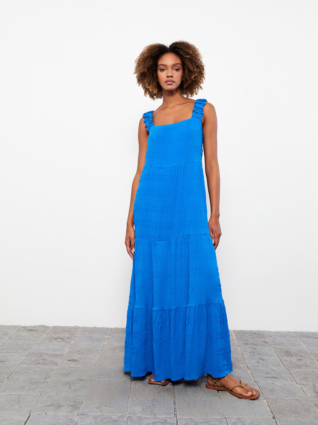 فستان حريمي بحمالات و ياقة U وقصة مستقيمة-1