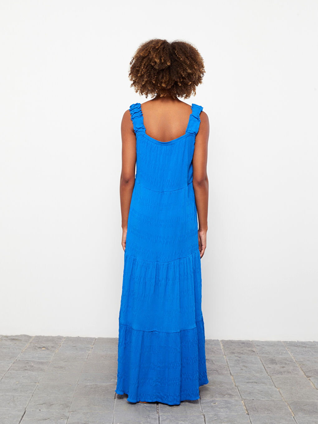 فستان حريمي بحمالات و ياقة U وقصة مستقيمة-4