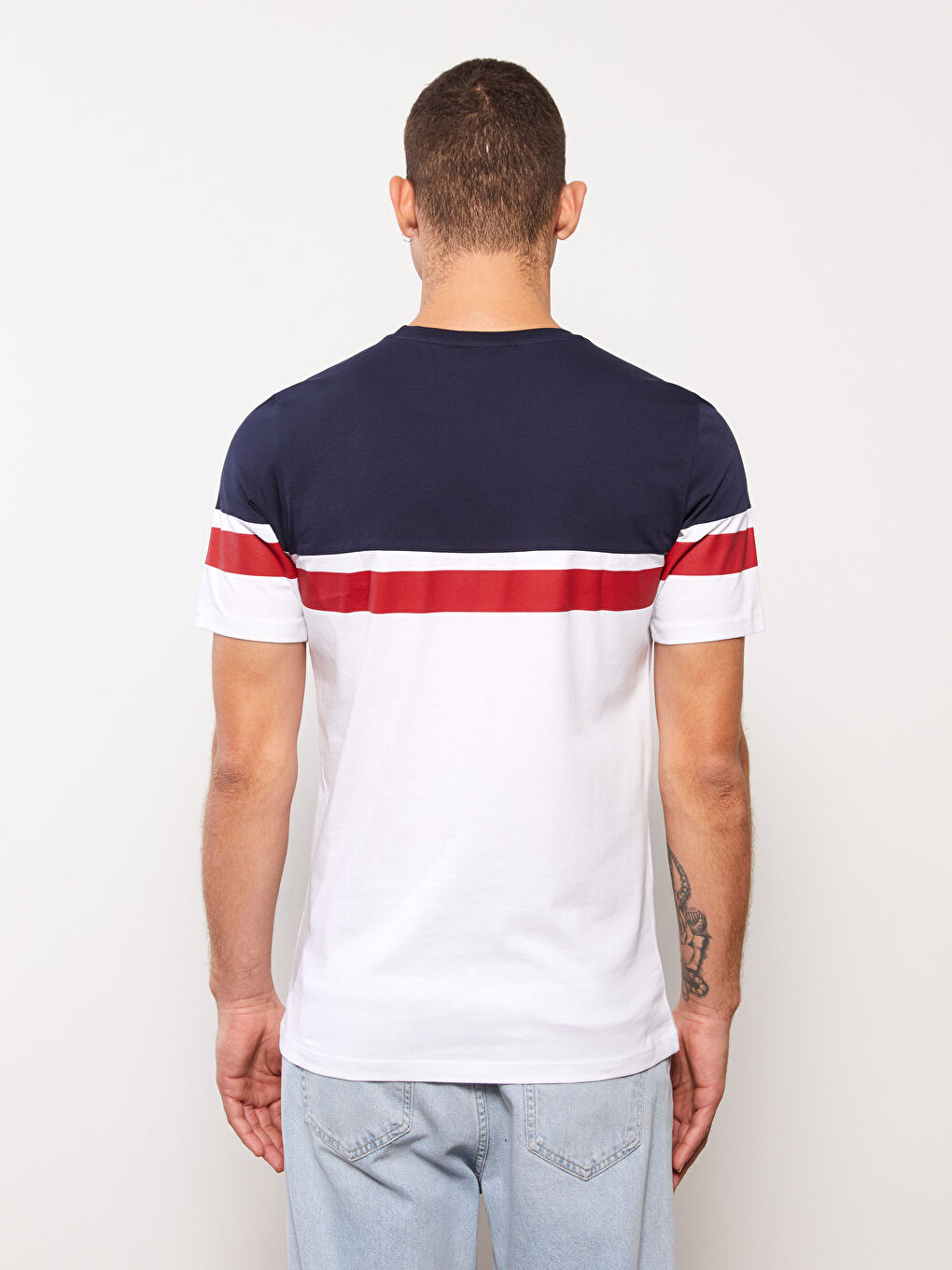 تيشيرت ياقة دائرية كم قصير بلوك الألوان جيرسي للرجال-4