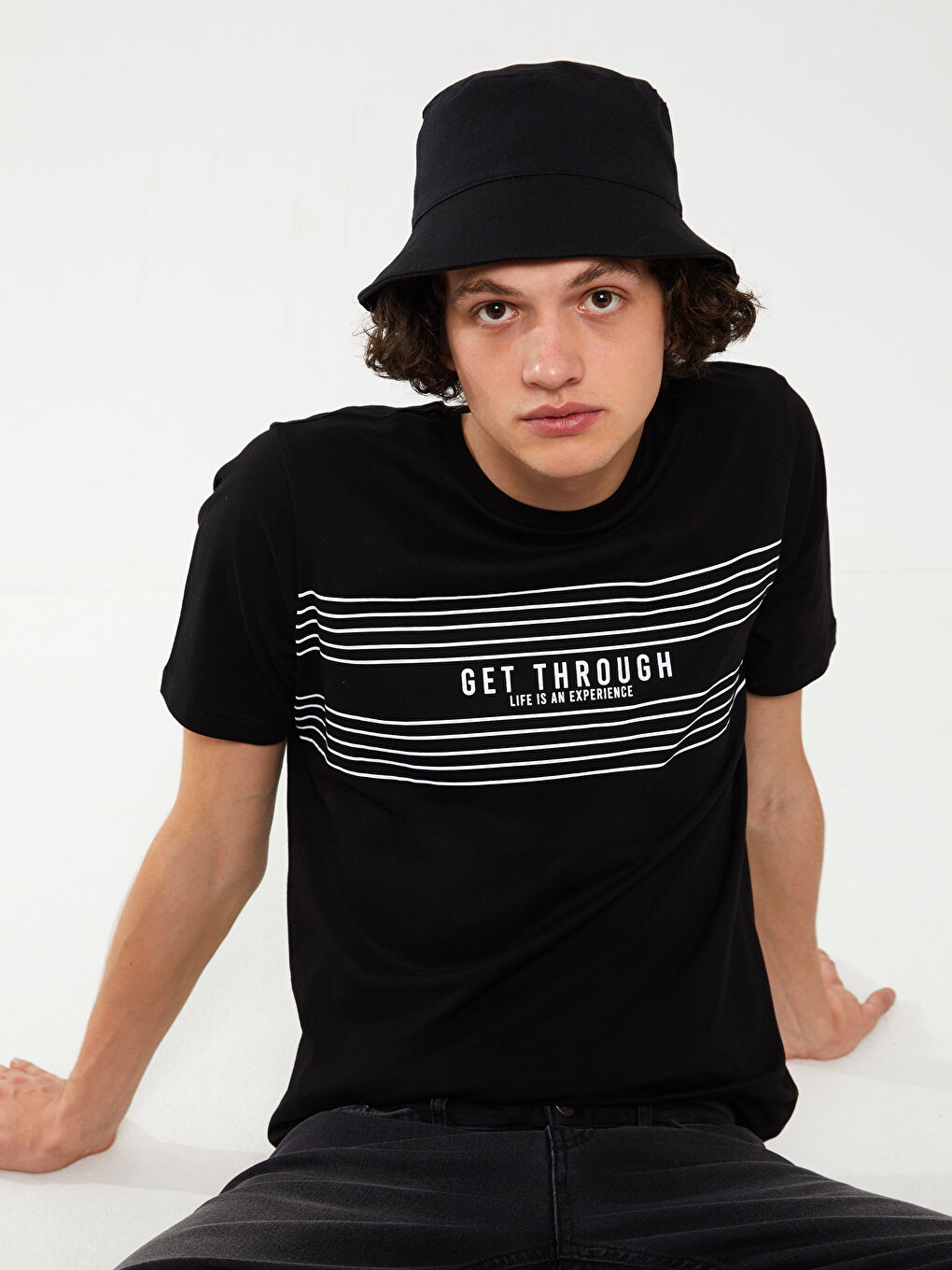 Siyah Bisiklet Yaka Kısa Kollu Baskılı Penye Erkek Tişört