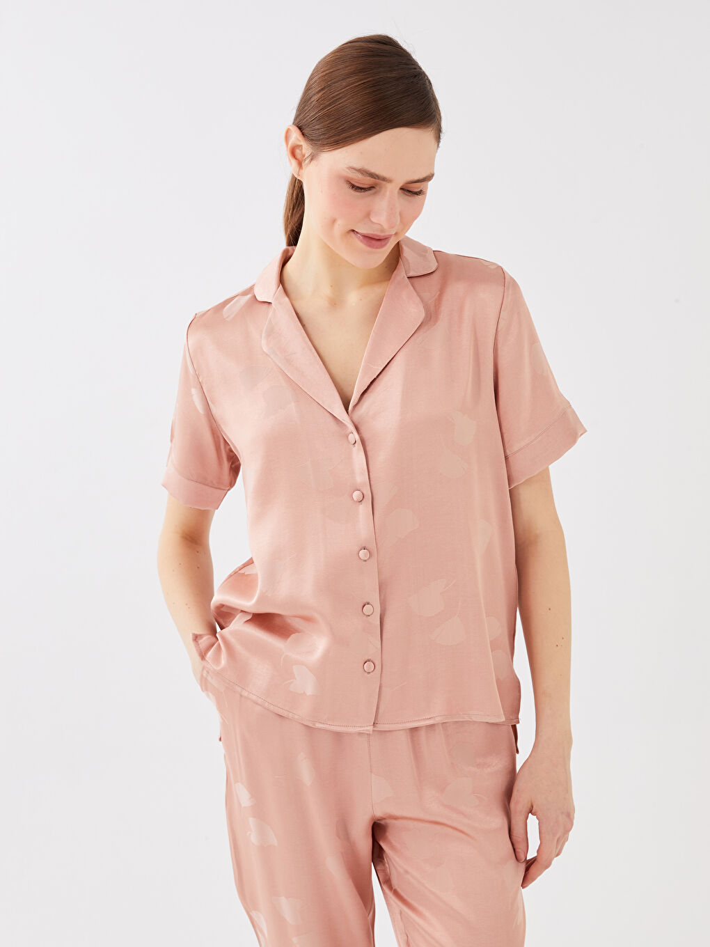 Pembe Gömlek Yaka Desenli Kısa Kollu Saten Kadın Pijama Takımı-3