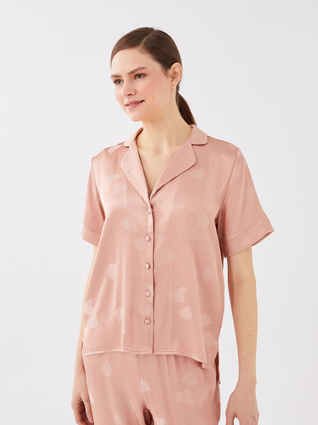 Pembe Gömlek Yaka Desenli Kısa Kollu Saten Kadın Pijama Takımı-4