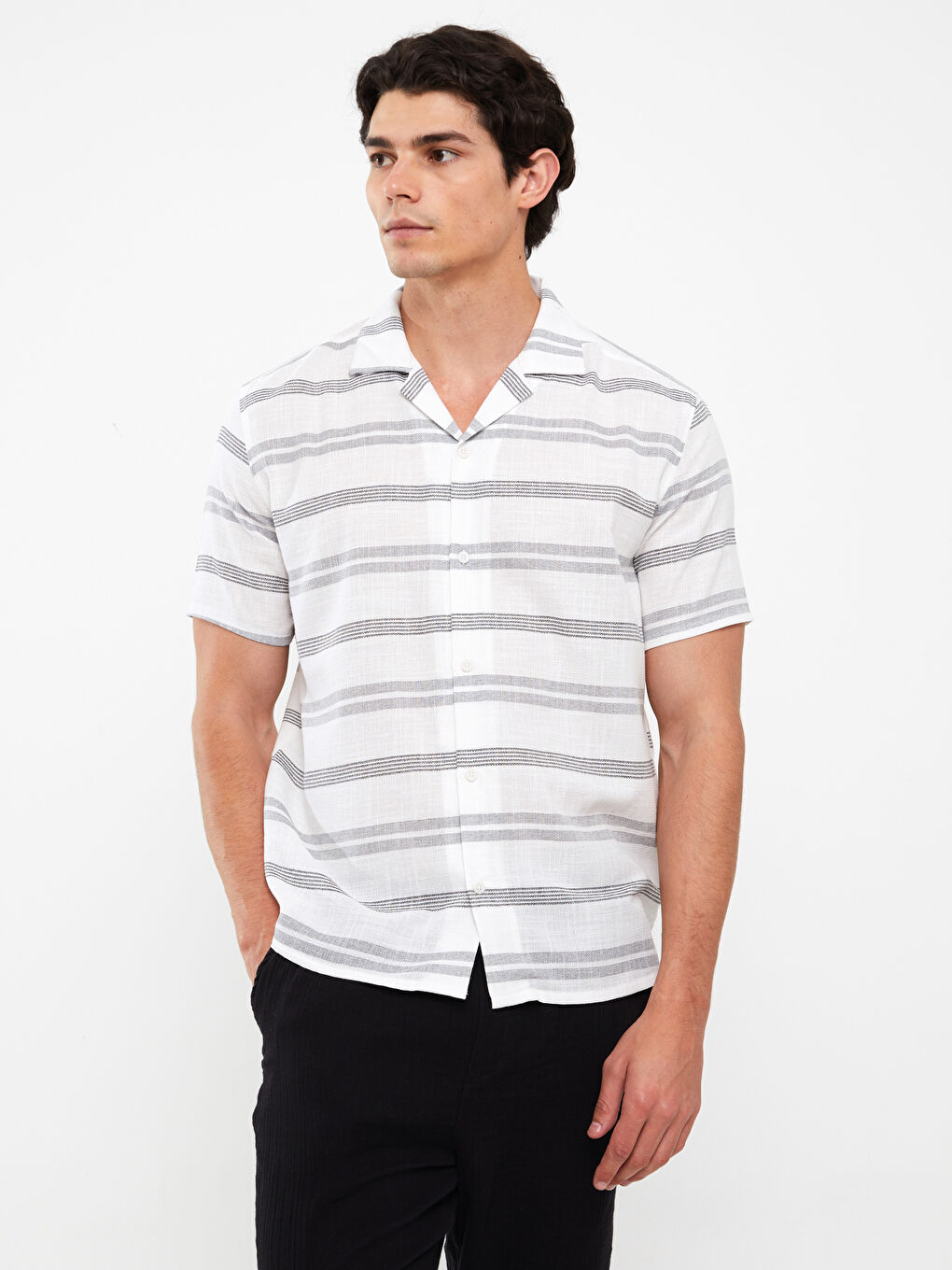 Siyah Regular Fit Kısa Kollu Çizgili Erkek Gömlek-2