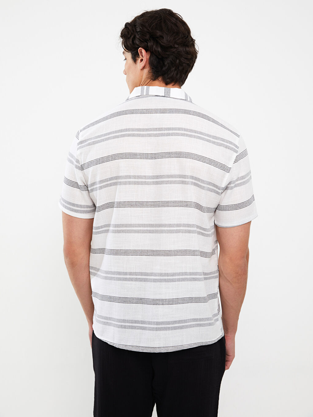 Siyah Regular Fit Kısa Kollu Çizgili Erkek Gömlek-4