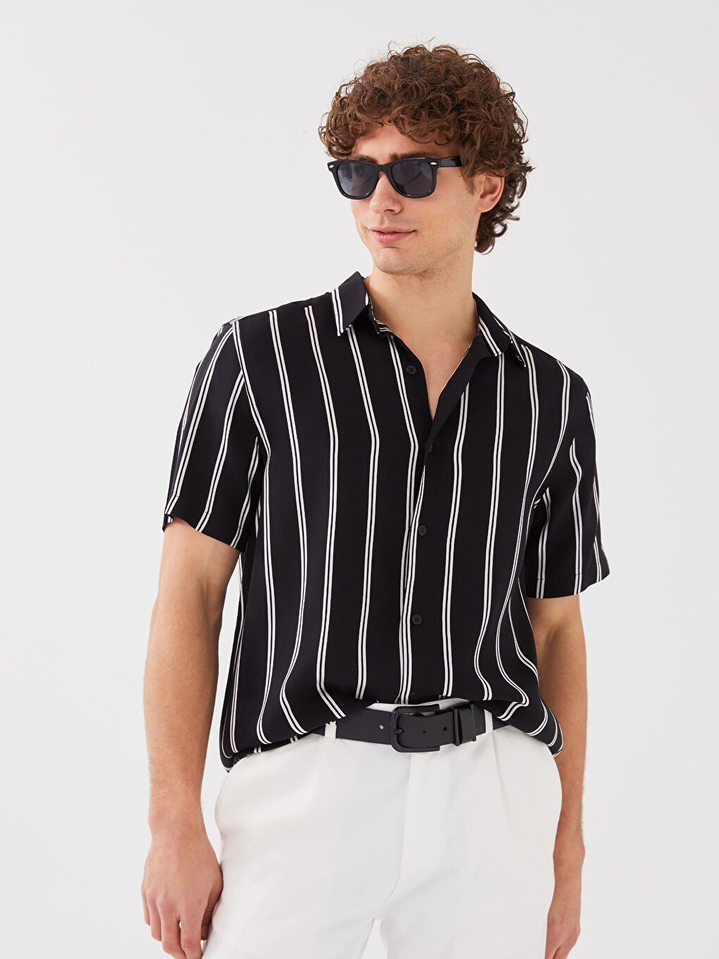 Siyah Regular Fit Kısa Kollu Çizgili Viskon Erkek Gömlek-2