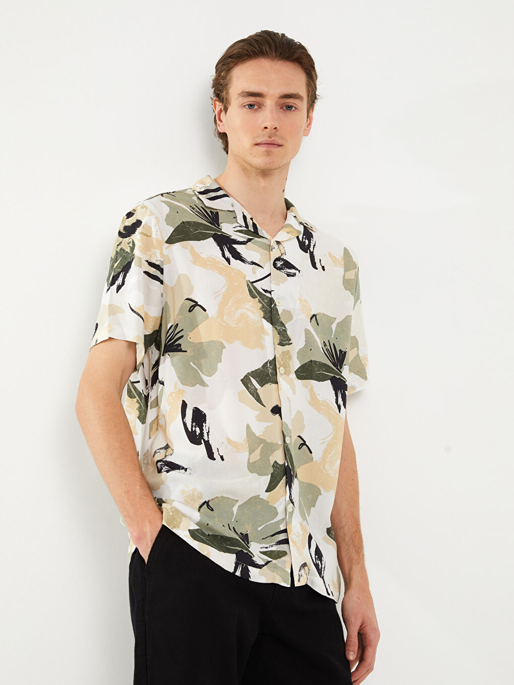 Haki Regular Fit Kısa Kollu Desenli Erkek Gömlek