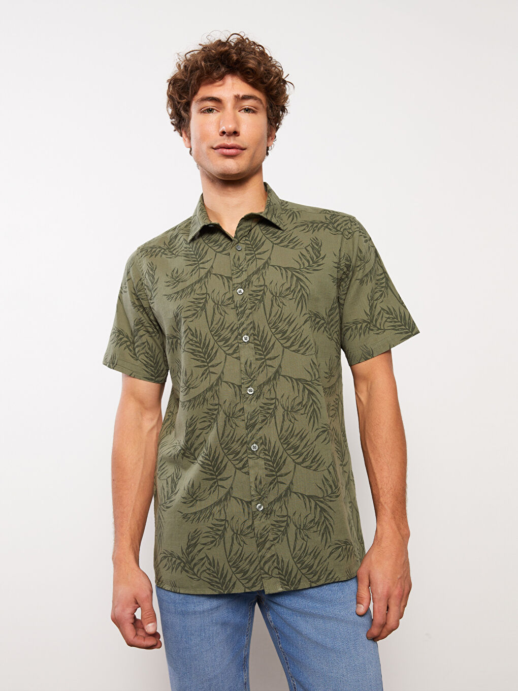 ерлерге арналған стандартты пішім қысқа жең өрнекті поплин жейде-1