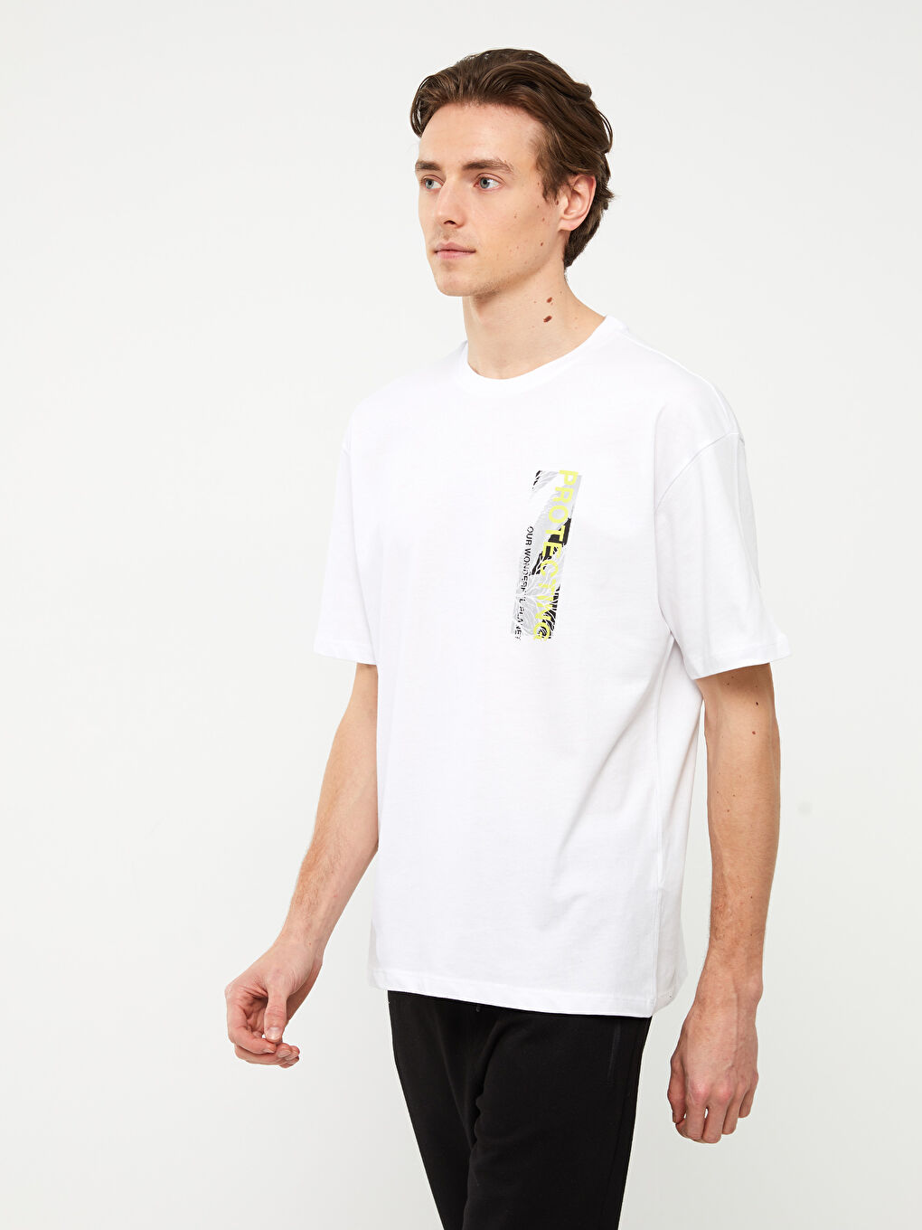 Beyaz Bisiklet Yaka Kısa Kollu Baskılı Penye Erkek Tişört-1