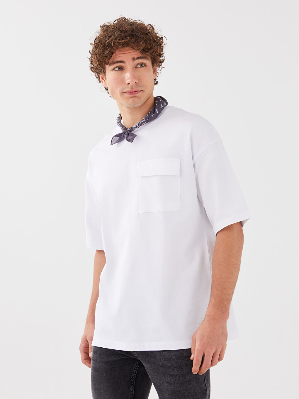 მრგვალი საყელო მოკლე სახელო მამაკაცის მაისური-1