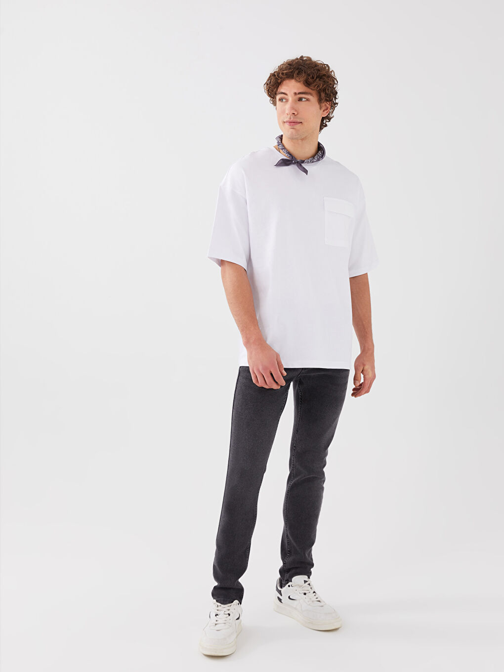 მრგვალი საყელო მოკლე სახელო მამაკაცის მაისური-2