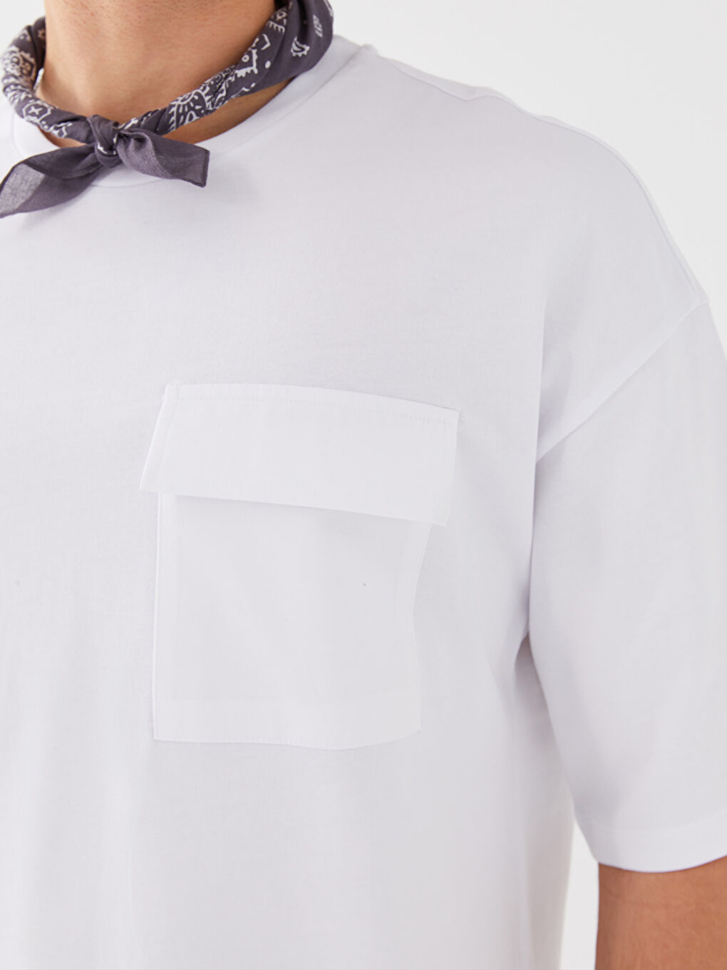 მრგვალი საყელო მოკლე სახელო მამაკაცის მაისური-3