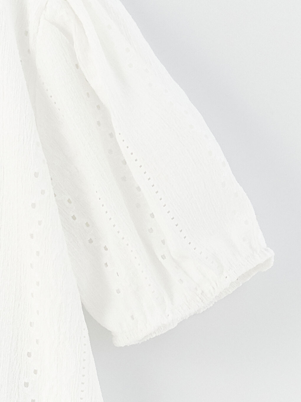 تيشيرت بناتي بكم قصير وياقة دائرية ونقشة ذاتية-2