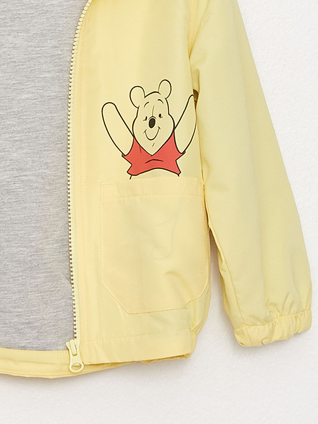 LCW baby Hooded Long Sleeve Winnie the Pooh Printed Baby Boy Raincoat -S36995Z1-G3J