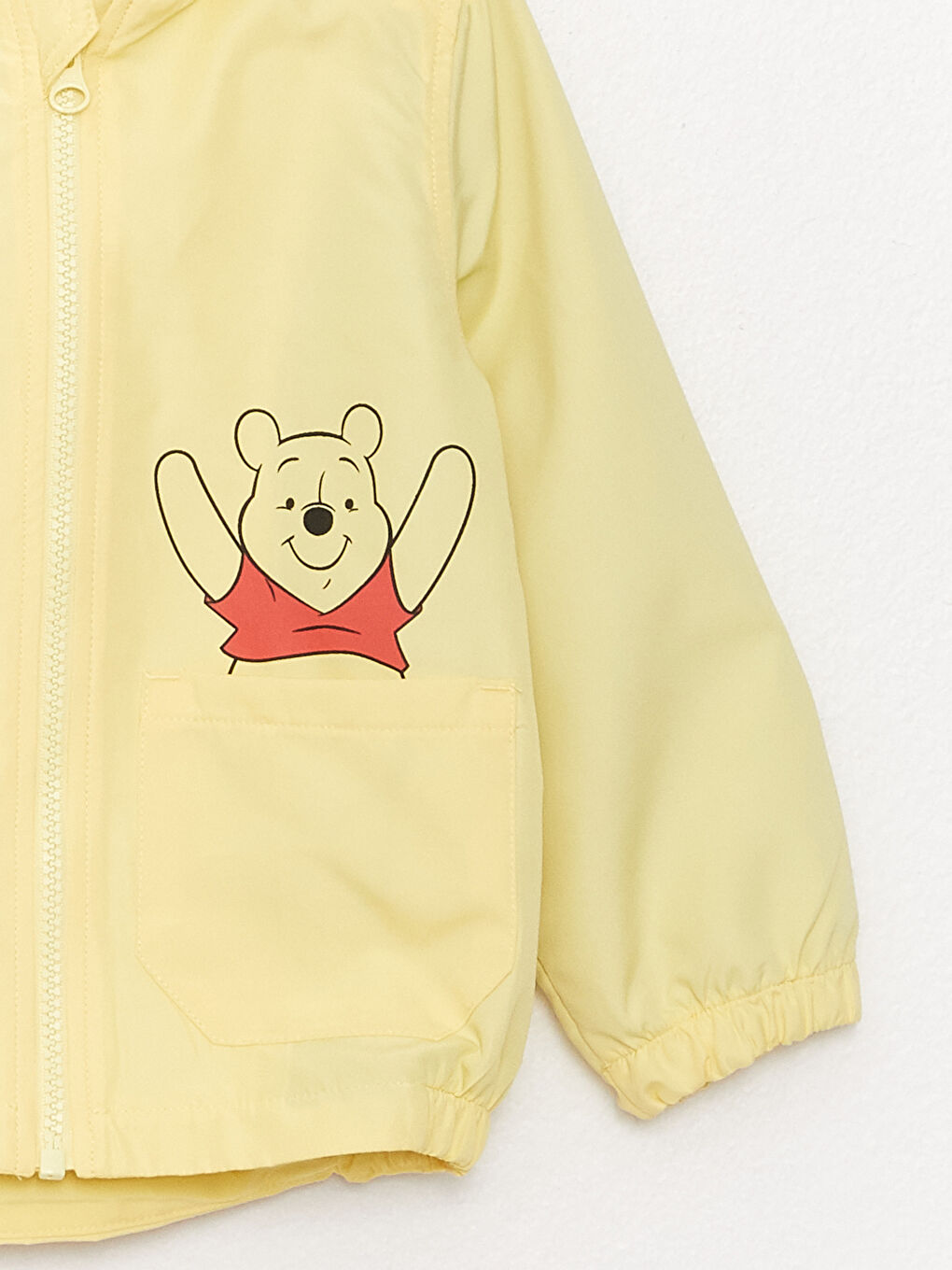 LCW baby Hooded Long Sleeve Winnie the Pooh Printed Baby Boy Raincoat -S36995Z1-G3J