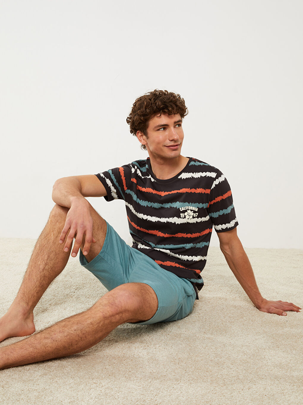 طقم بيجامة قصير عادي للرجال