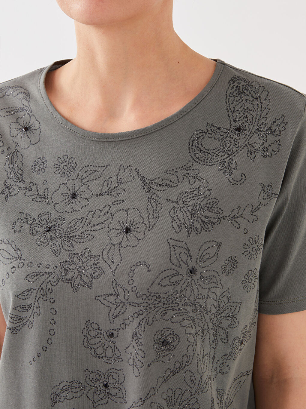 Women's Crew Neck Embroidered Short Sleeve T-Shirt-3