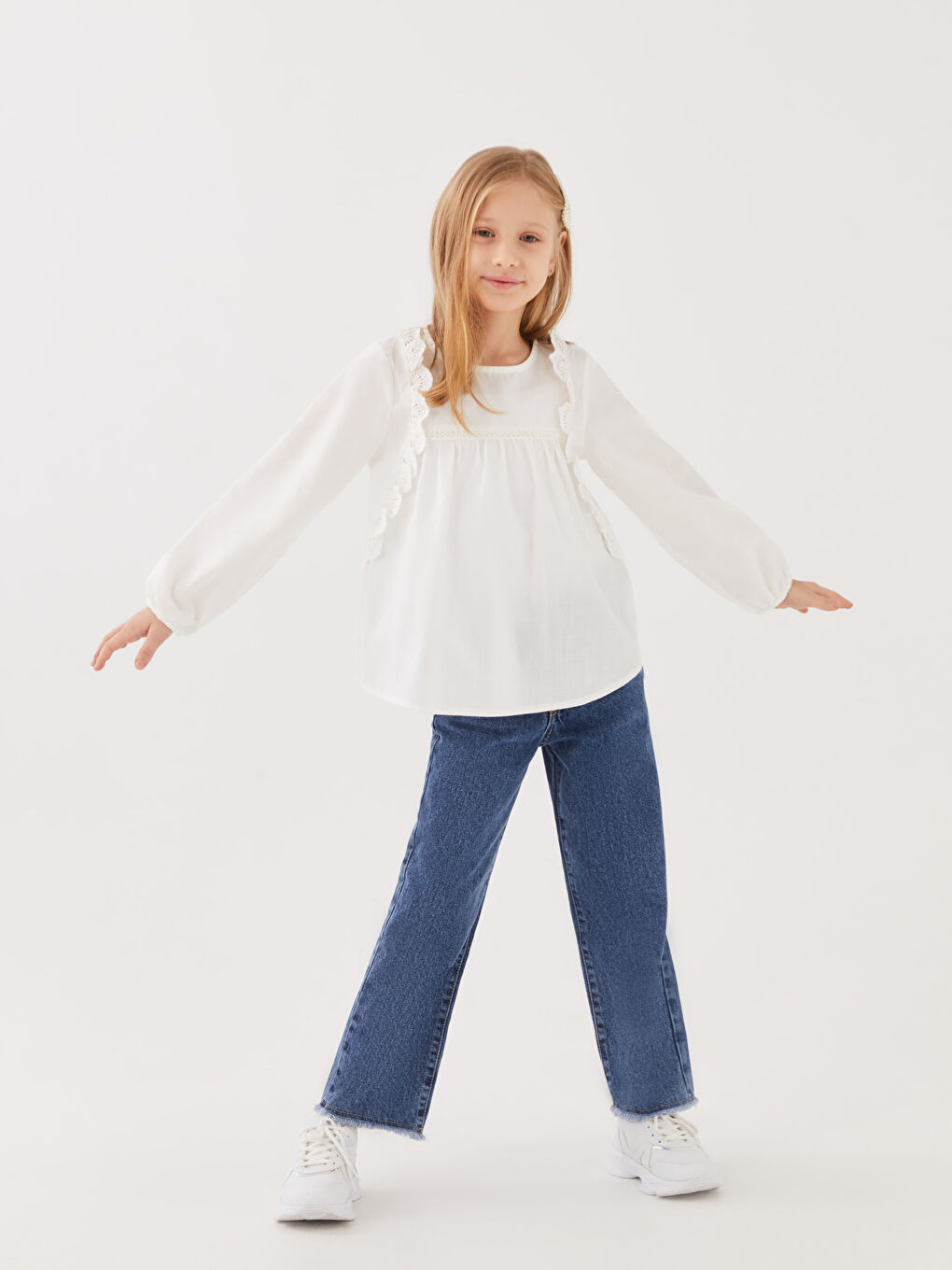 Ekru Bisiklet Yaka Dantel Detaylı Kız Çocuk Bluz-2