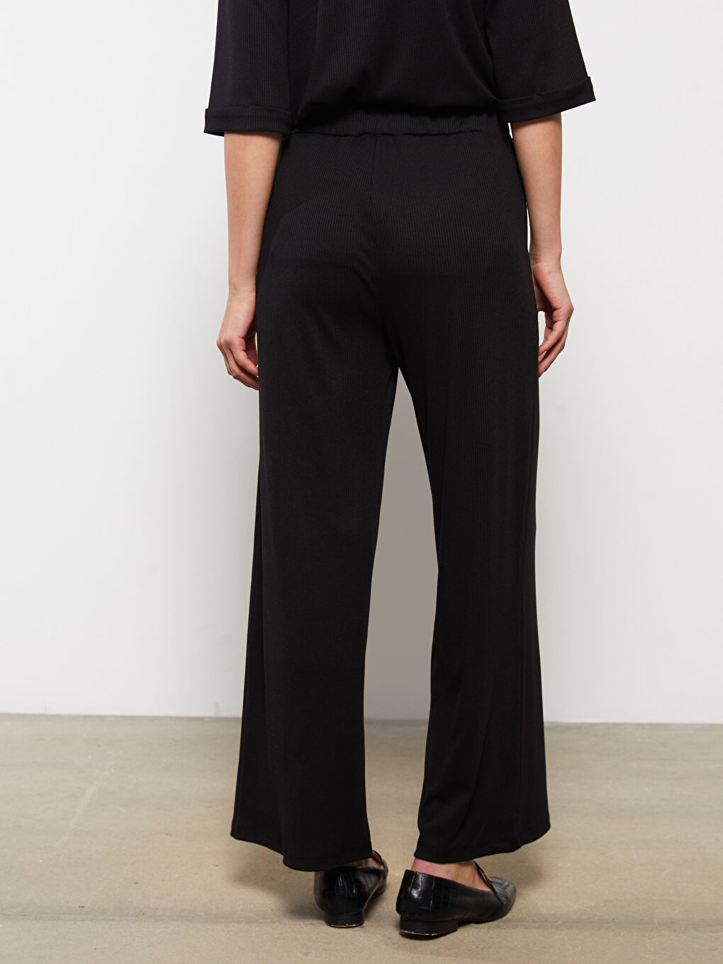 Siyah Kadın Beli Lastikli Düz Pantolon-4