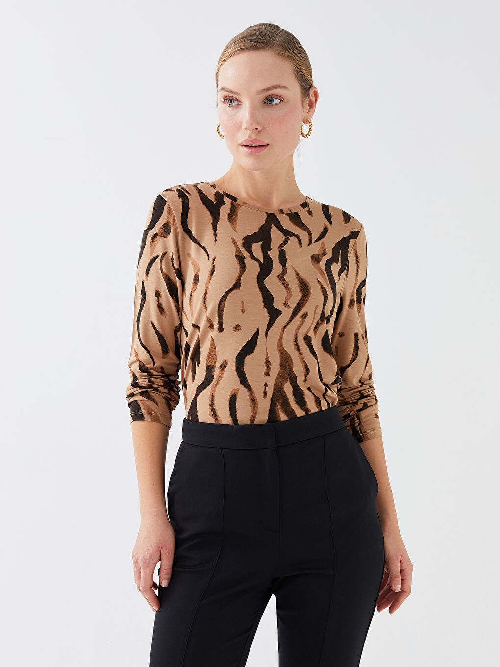 Женская футболка с длинным рукавом с круглым вырезом и узором-1