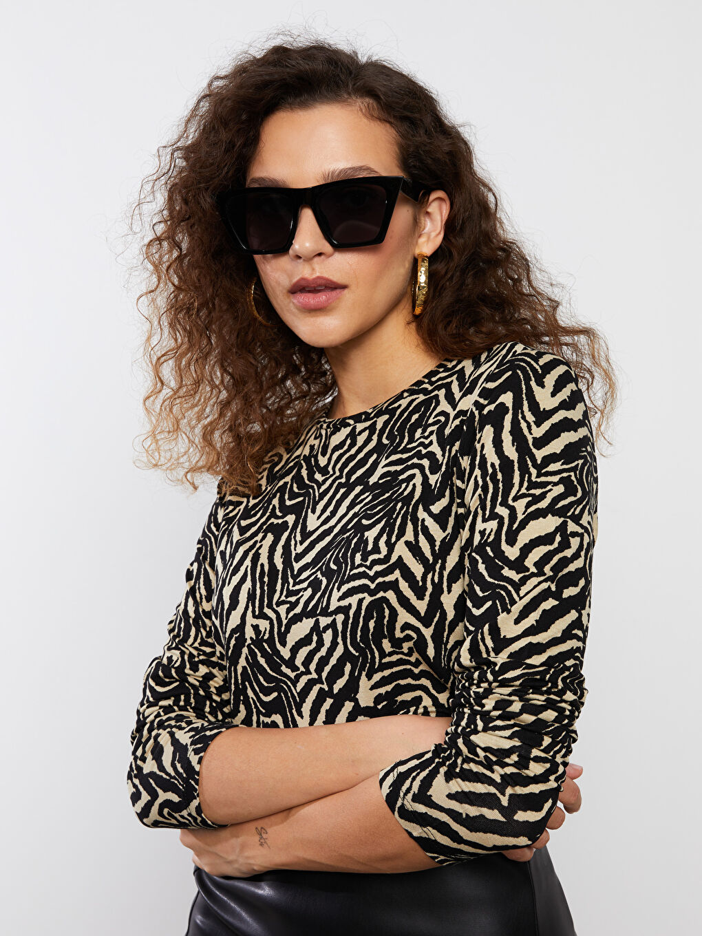 Karışık Bisiklet Yaka Desenli Uzun Kollu Kadın Tişört-2