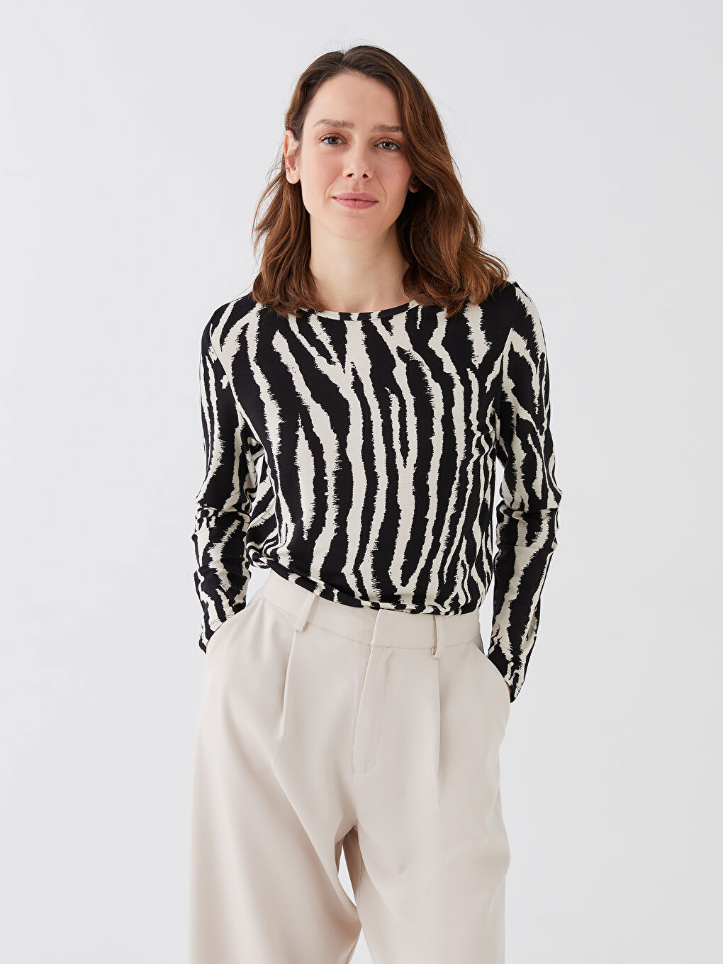 Karışık Bisiklet Yaka Desenli Uzun Kollu Kadın Tişört