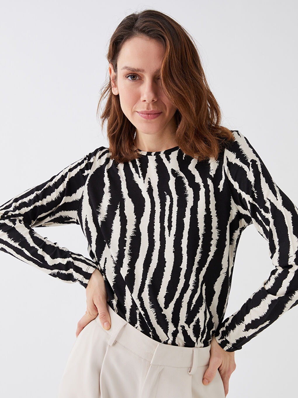 Karışık Bisiklet Yaka Desenli Uzun Kollu Kadın Tişört-1