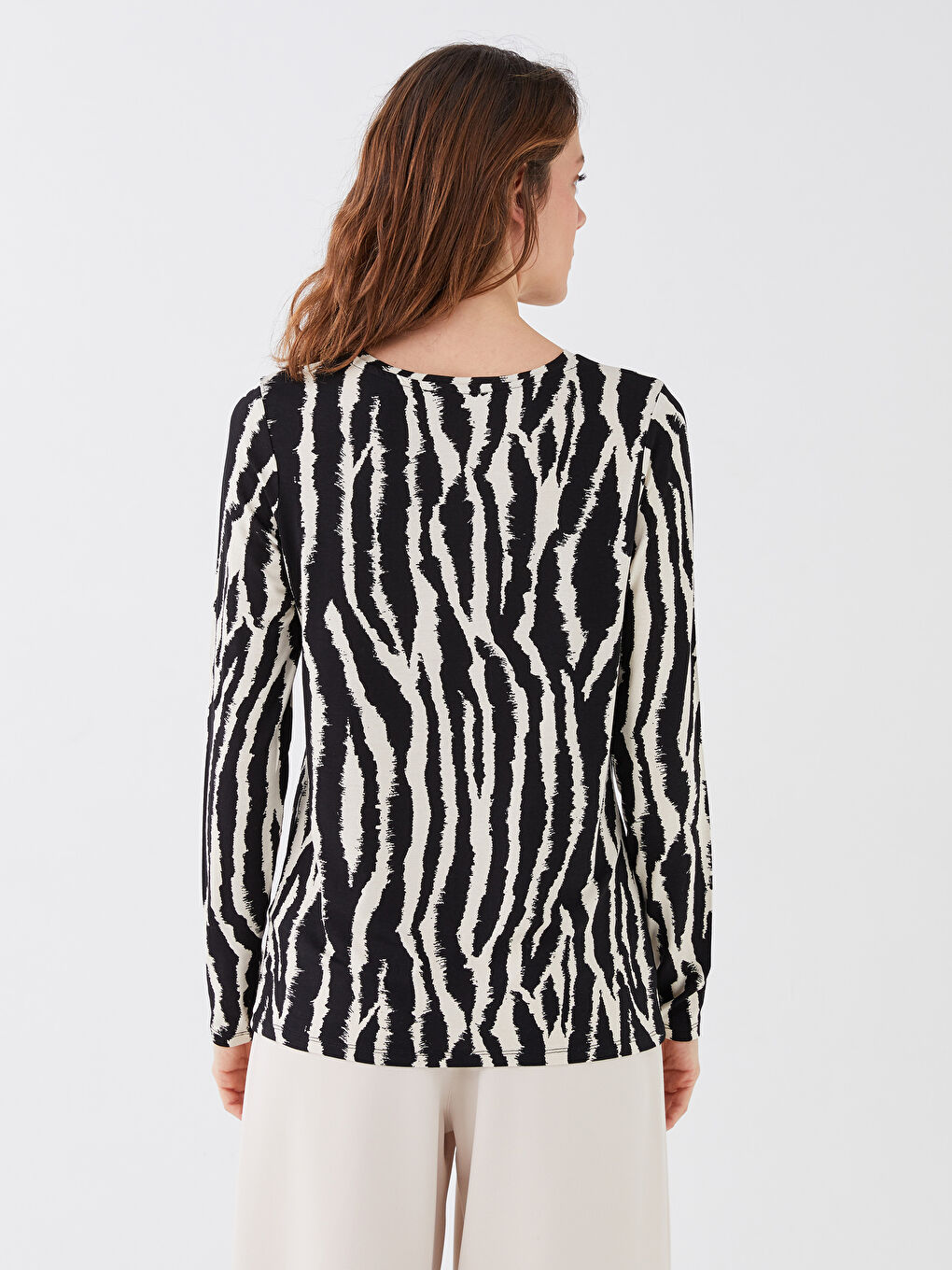 Karışık Bisiklet Yaka Desenli Uzun Kollu Kadın Tişört-4